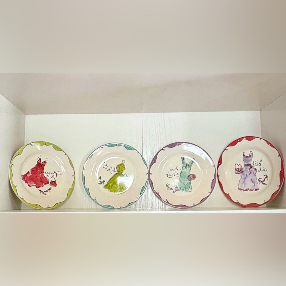 Colorful Dresses Print Ceramic Plates Set